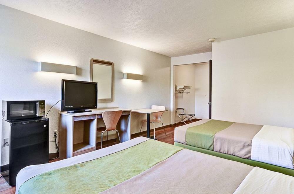 Economy Inn Pittsburgh Airport Moon Township エクステリア 写真