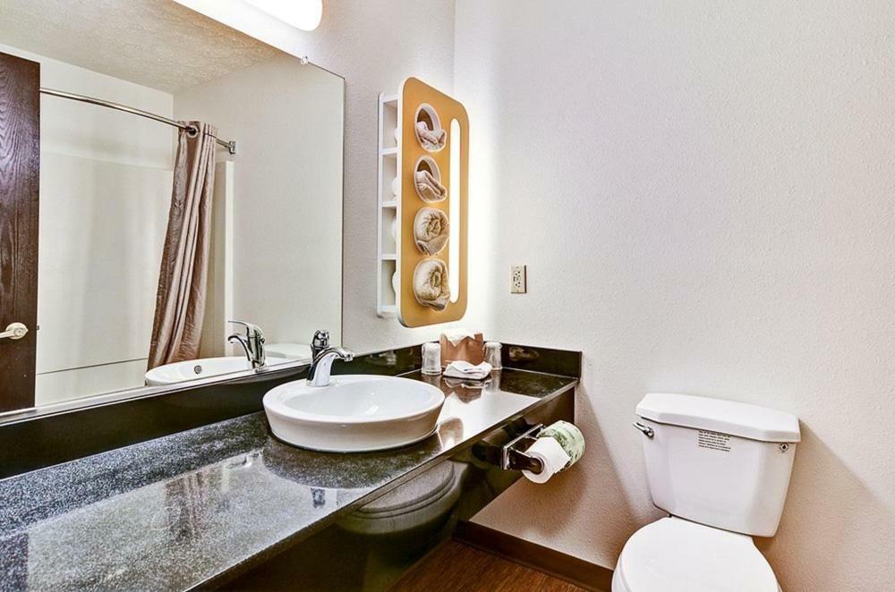 Economy Inn Pittsburgh Airport Moon Township エクステリア 写真